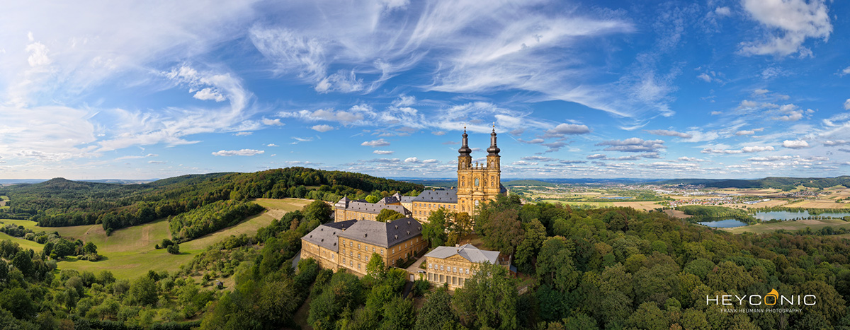 Schloss Banz, gesehen mit der Drohne, von Frank Heumann, natürlich auch genehmigt.